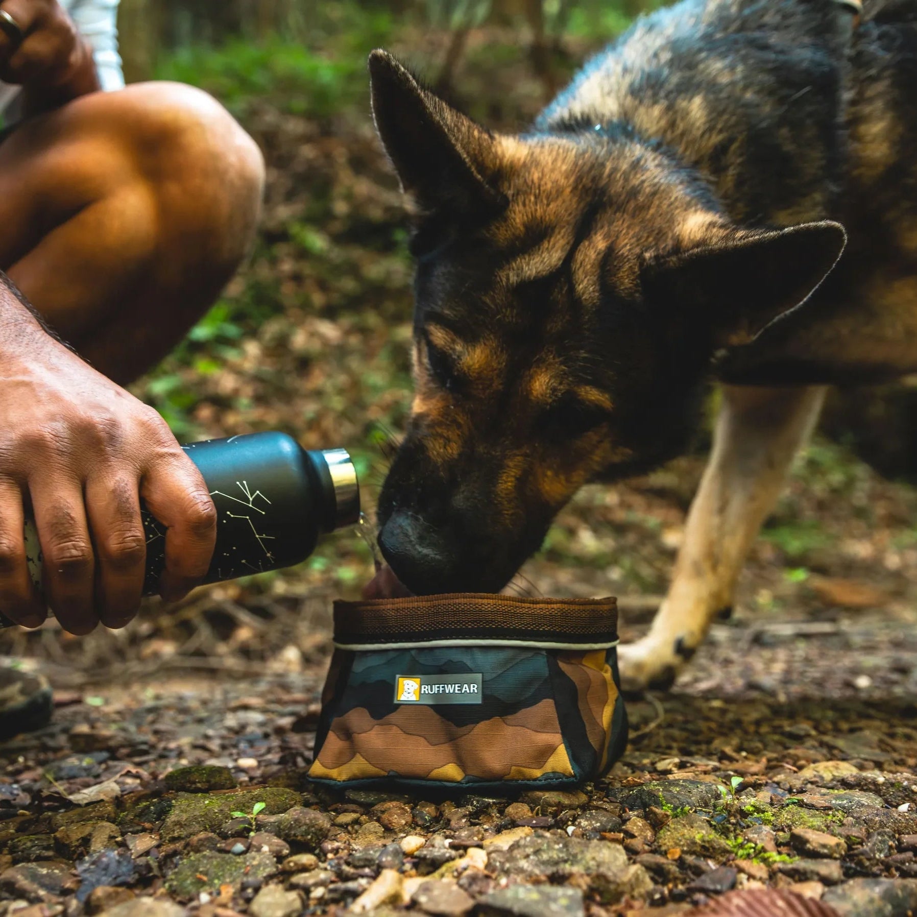 Quencher™ Packable Dog Bowl (2 Colours)