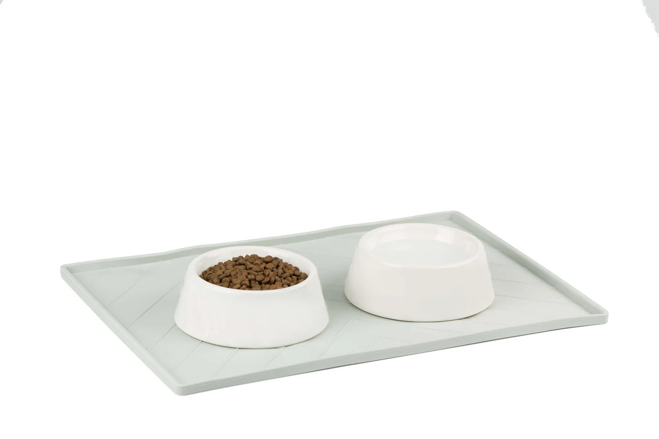 Silicone Non-Slip Dog Bowl Mat with Raised Edge