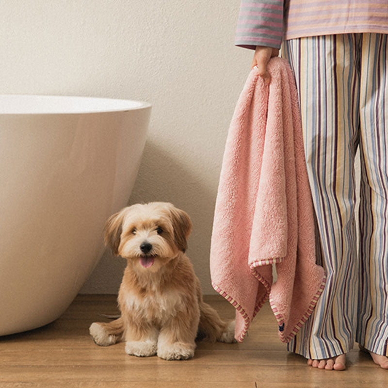 Bite Me x FINCA Dry Me Microfibre Pet Towel in Pink (2 Sizes)