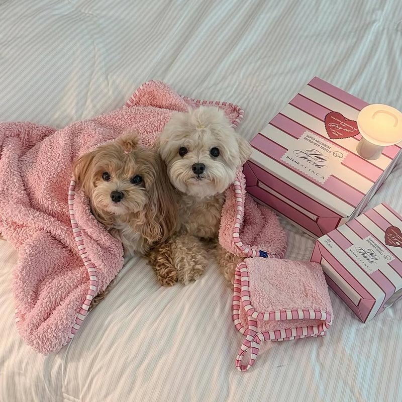 Bite Me x FINCA Dry Me Microfibre Pet Towel in Pink (2 Sizes)