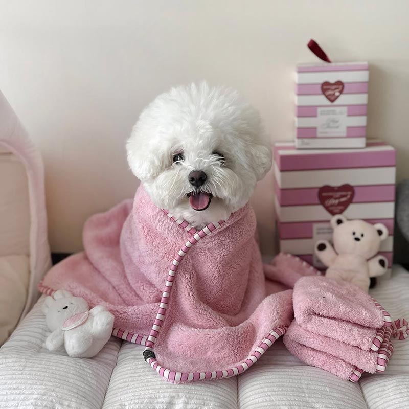 Bite Me x FINCA Dry Me Microfibre Pet Towel in Pink (2 Sizes)