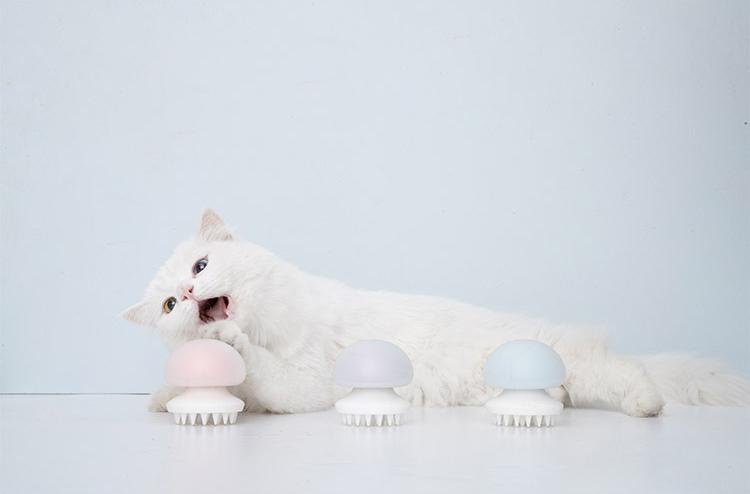 Furrytail Jellyfish Massage Brush - CreatureLand