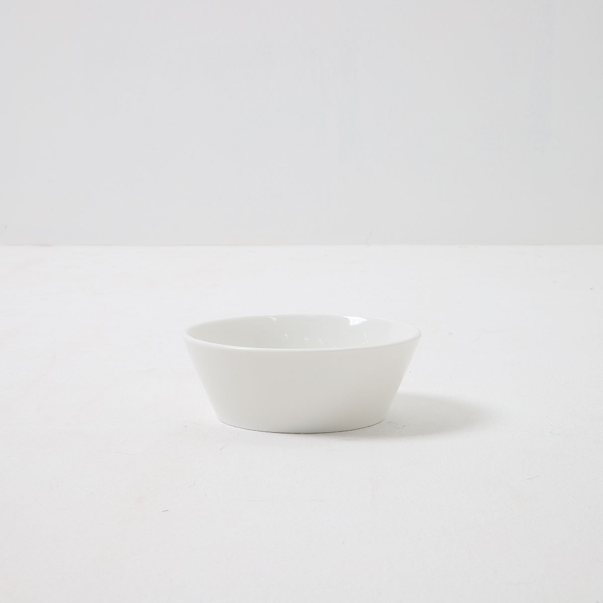 Inherent Oreo Table White - Short Medium - CreatureLand