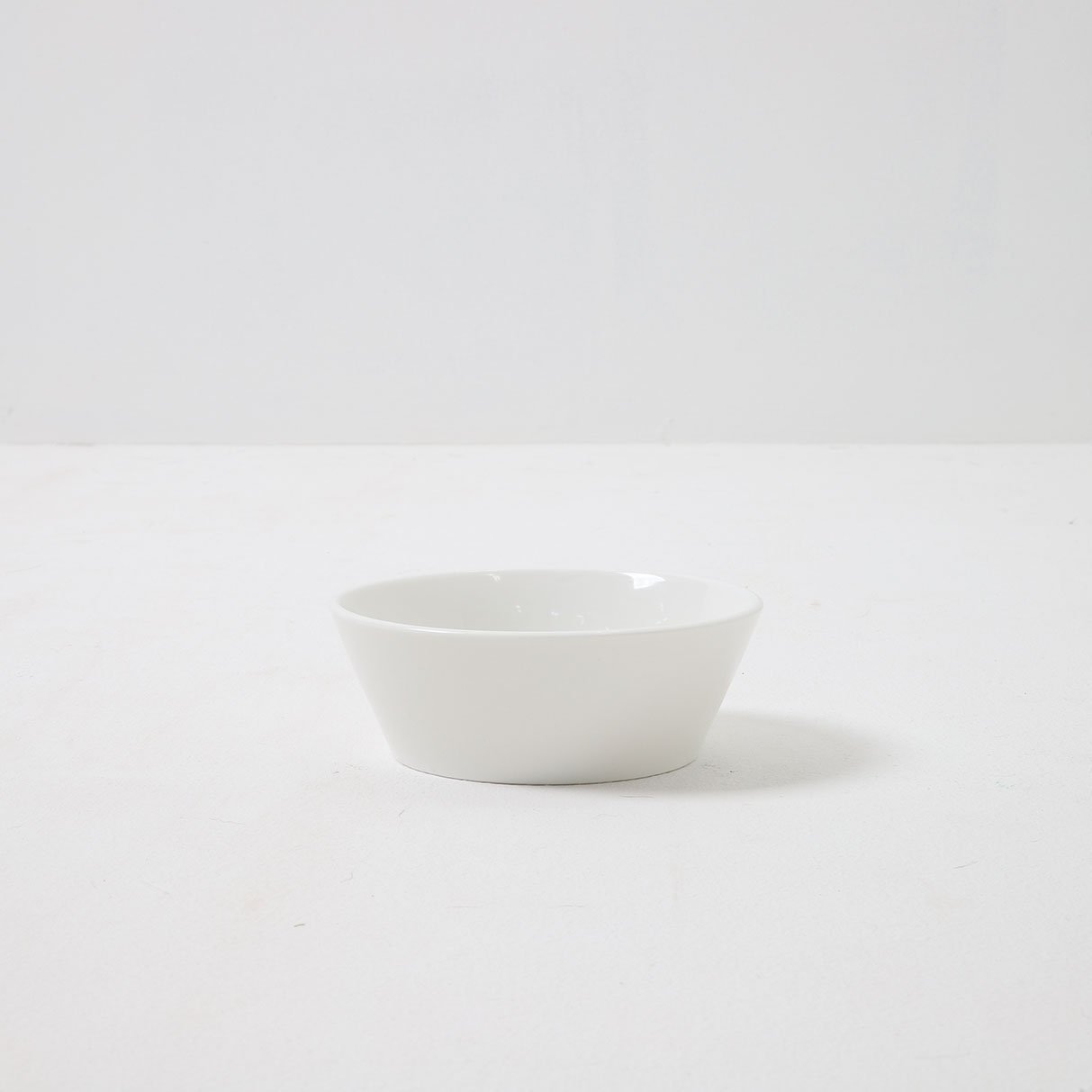 Inherent Oreo Table White - Short Medium - CreatureLand
