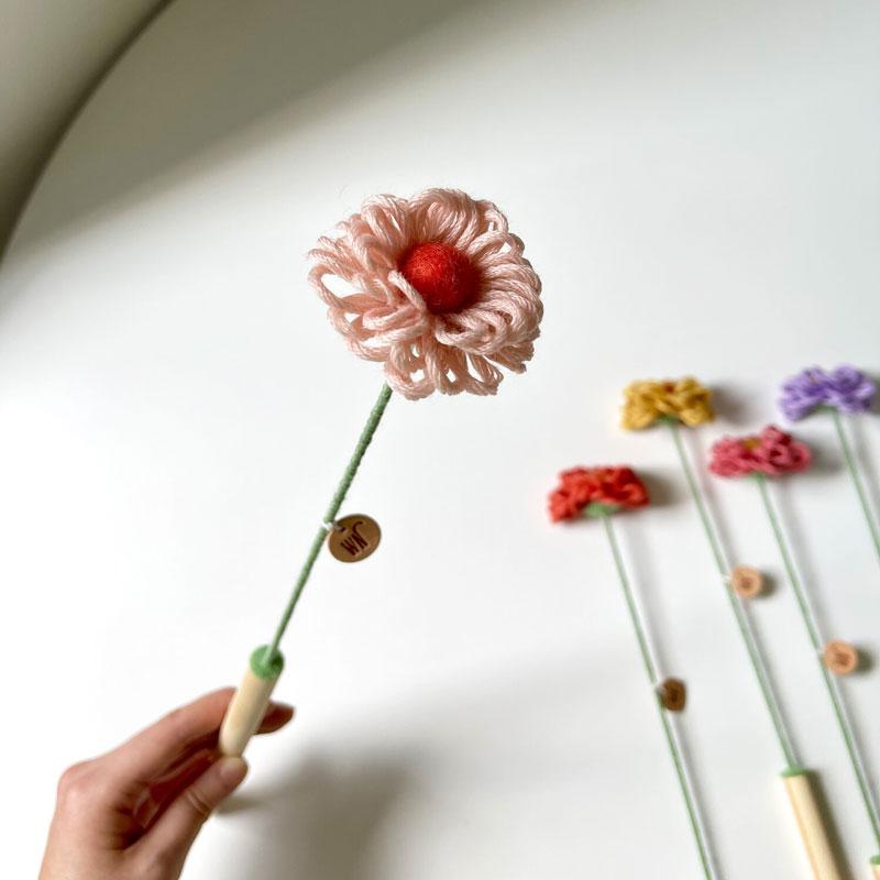 Wetnose Flower Blossom Cat Wand (5 Colours) - CreatureLand
