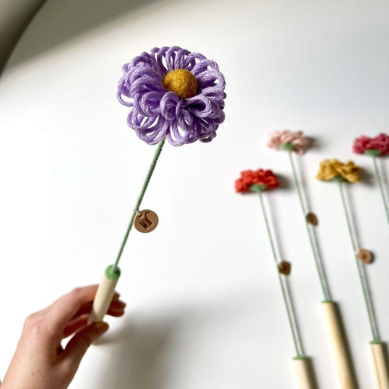 Wetnose Flower Blossom Cat Wand (5 Colours) - CreatureLand