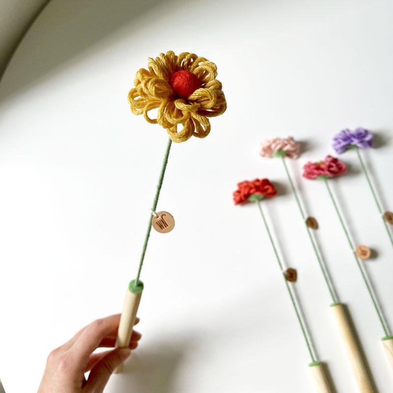 Wetnose Flower Blossom Cat Wand (5 Colours) - CreatureLand