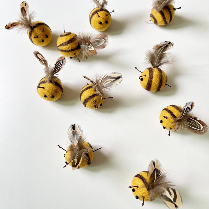 Wetnose Honey Bee Cat Teaser - CreatureLand