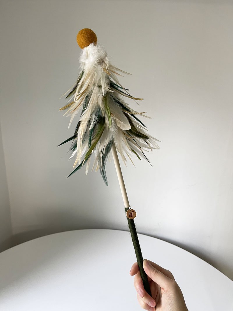 Wetnose White Tree Feather Cat Teaser - CreatureLand
