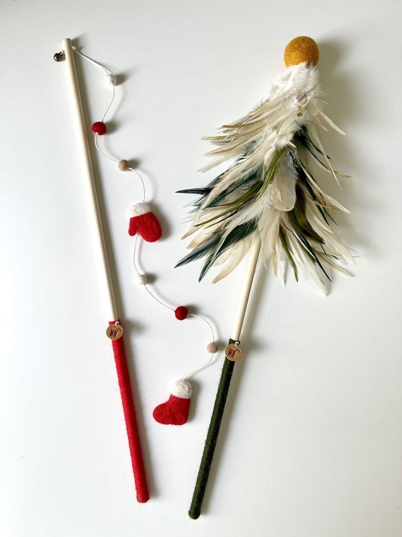 Wetnose White Tree Feather Cat Teaser - CreatureLand
