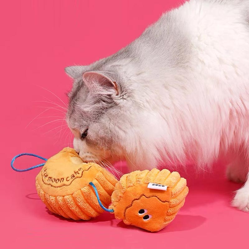 Zeze Mooncake Catnip Toy - CreatureLand