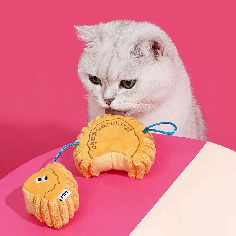 Zeze Mooncake Catnip Toy - CreatureLand