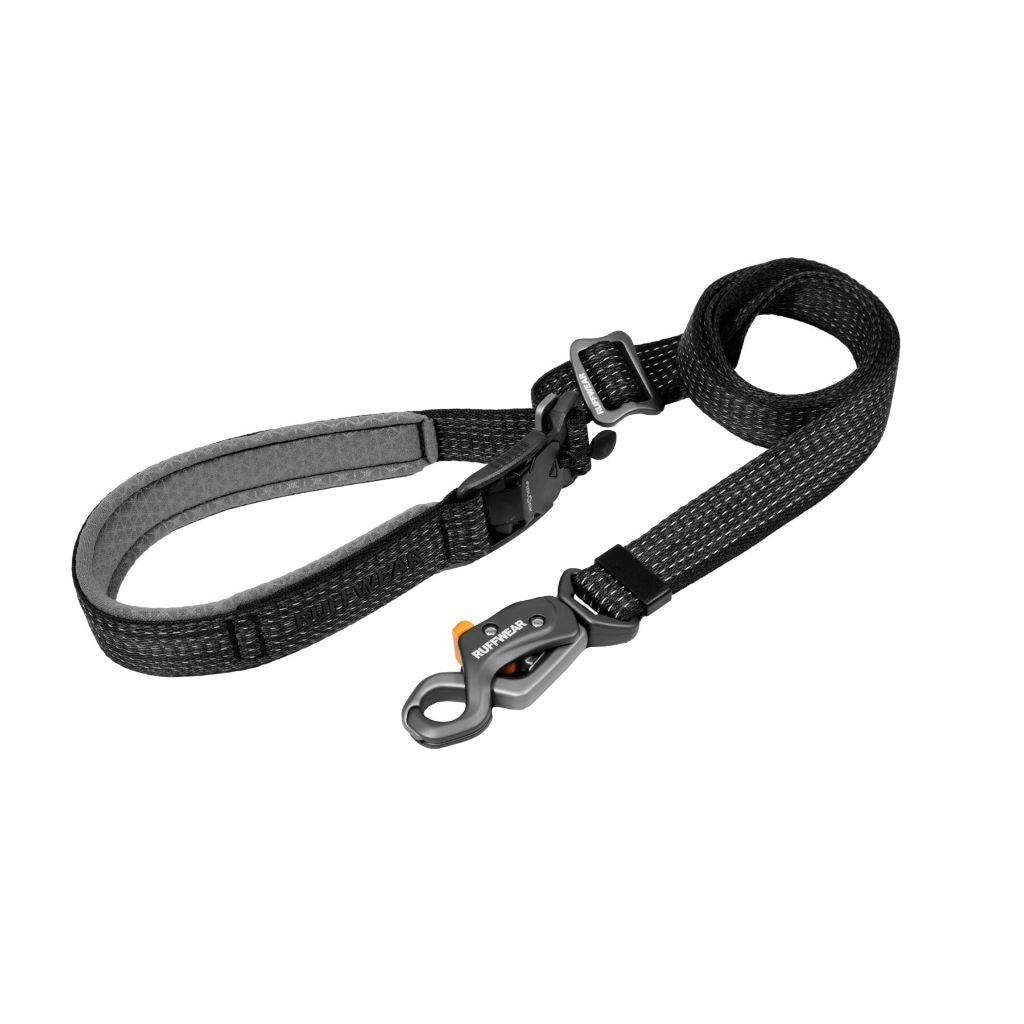Ridgeline™ Reflective Hands-Free Dog Leash with Auto-Locking Clip | Obsidian Black