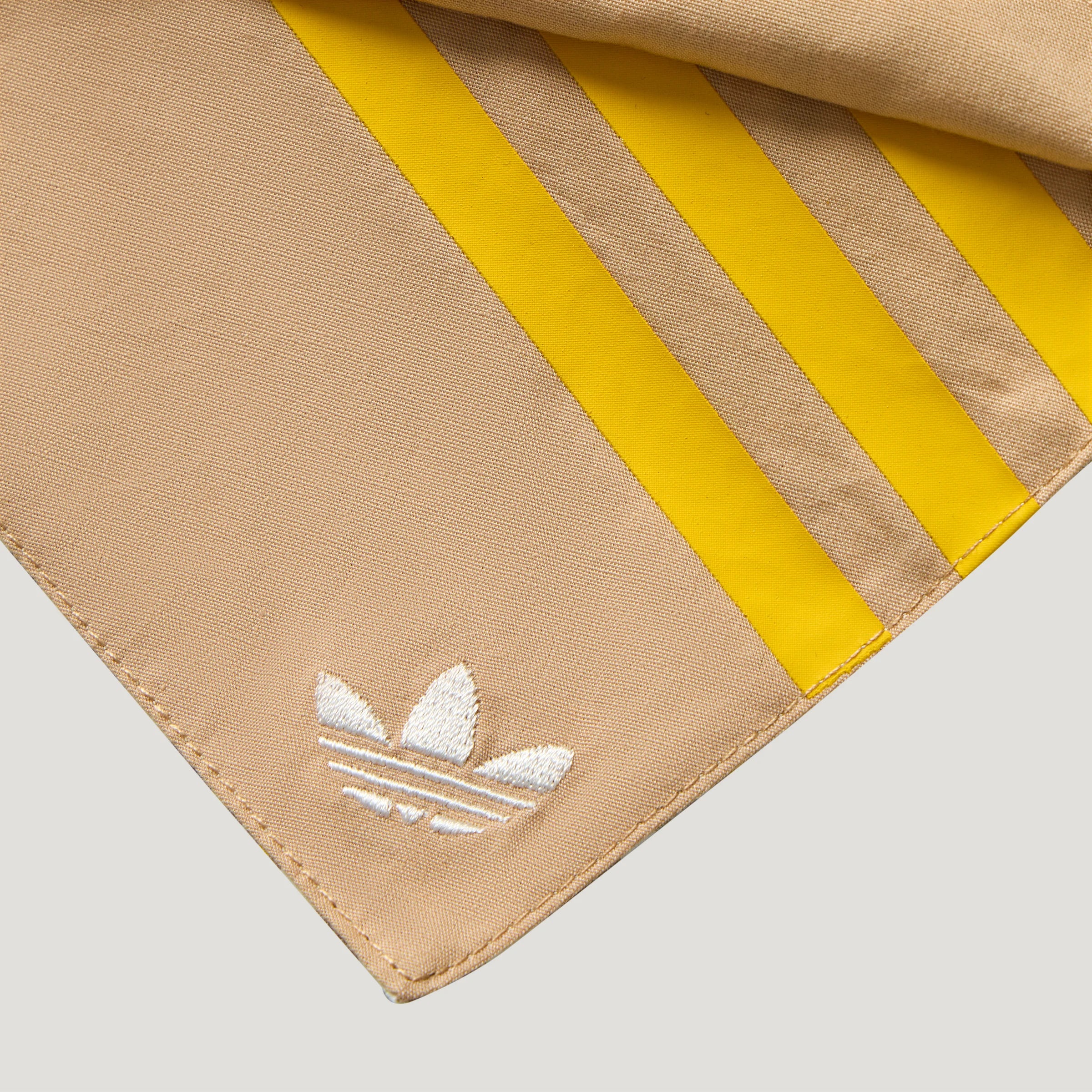 Adidas Pet Plaid Bib (Beige)