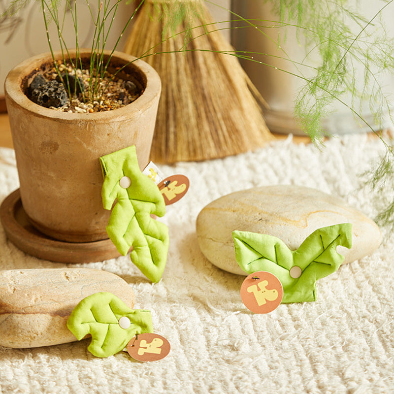 Baby Leaf Pet Collar Clip