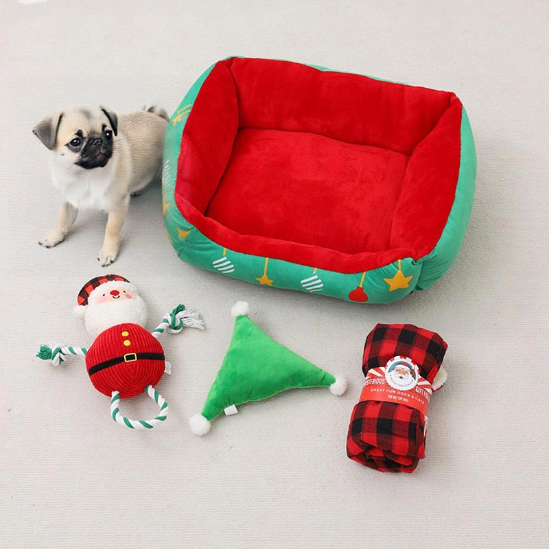 CreatureLand Christmas Bed and Toys Gift Set - CreatureLand