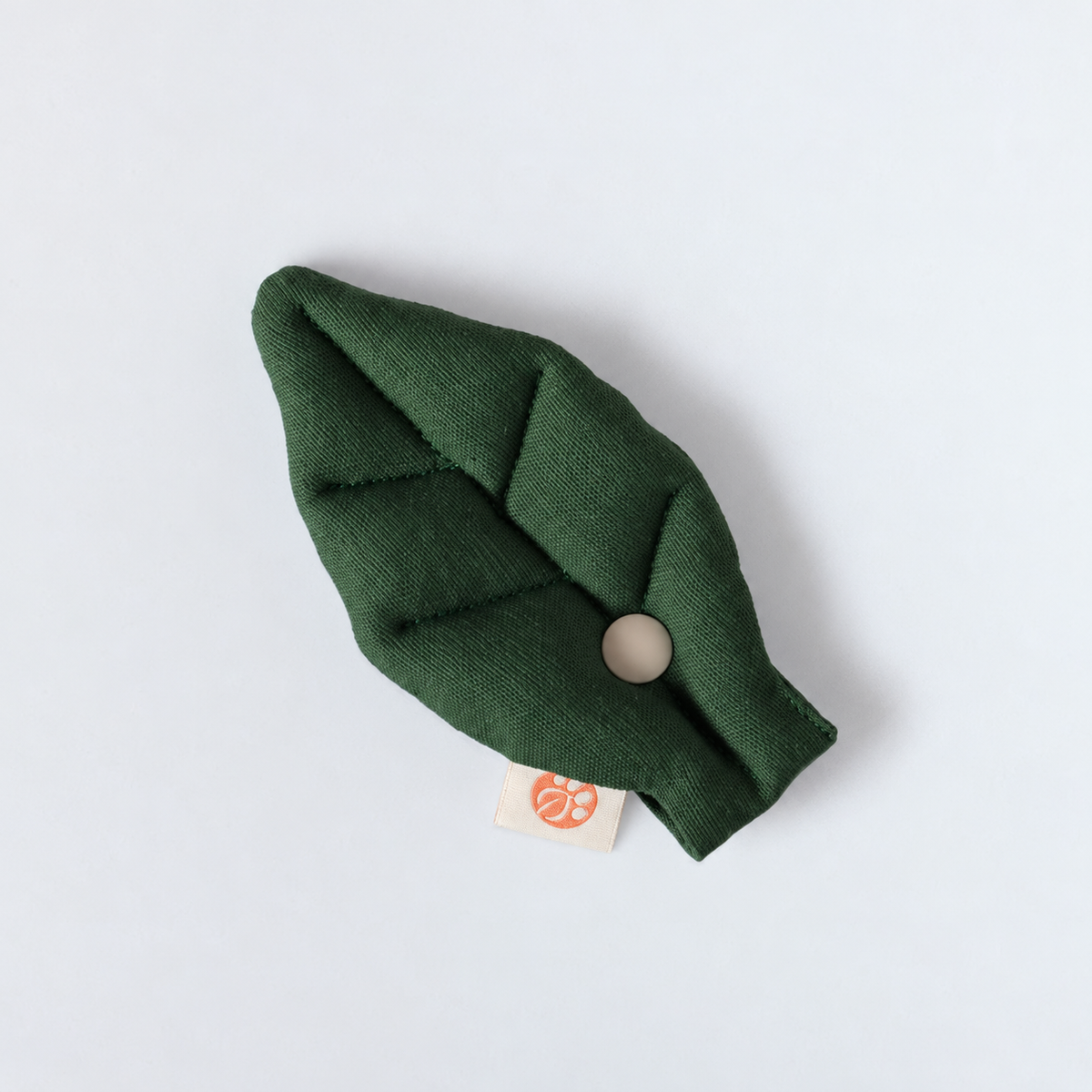 HIKOINU Basic Leaf pet collar clip in Dark Green