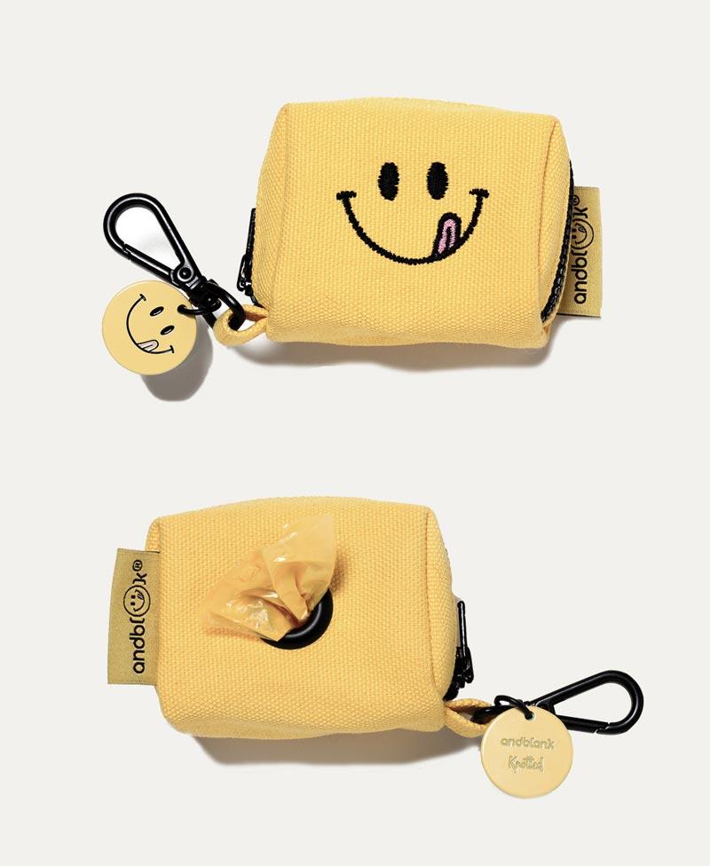andblank [andblank x Cafe Knotted] Smile Poop Bag Carrier - CreatureLand