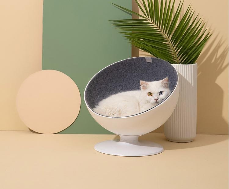 Furrytail Boss Cat Bed - CreatureLand