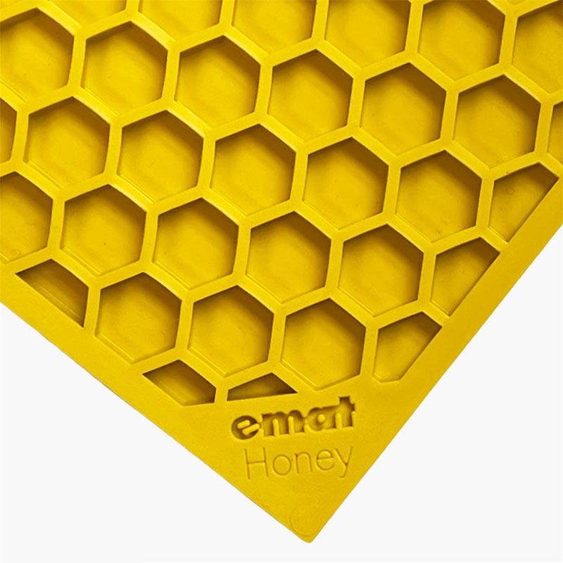 Sodapup Enrichment Licking Mat - Honeycomb - CreatureLand