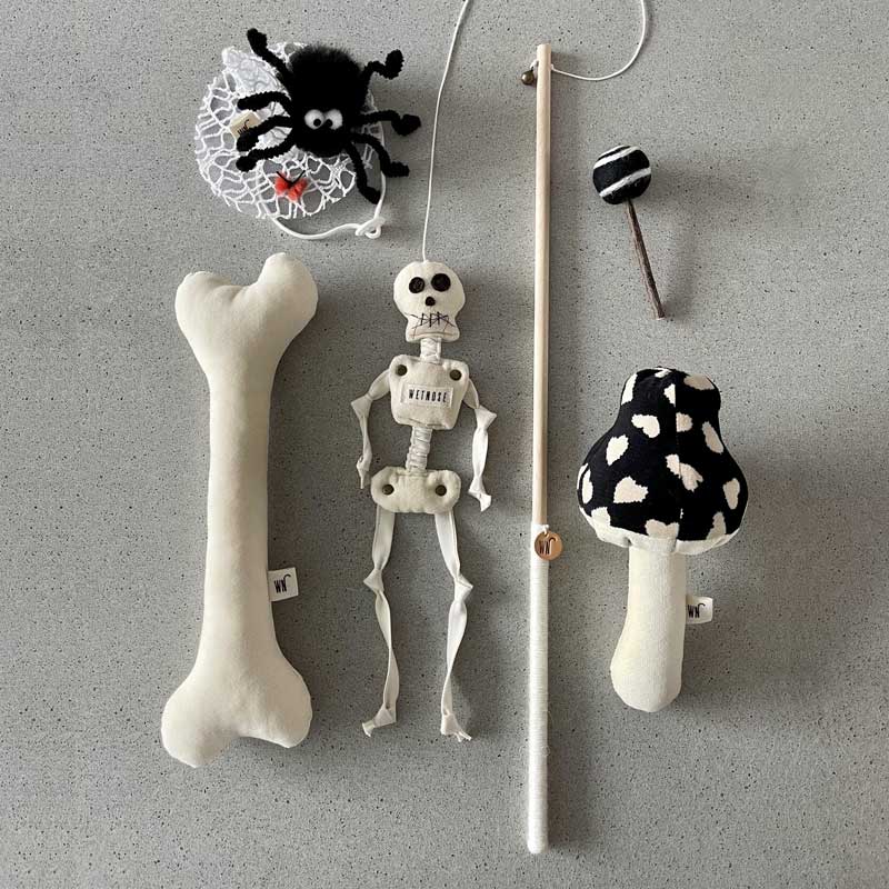 Wetnose [PREORDER] Skeleton Cat Teaser - CreatureLand