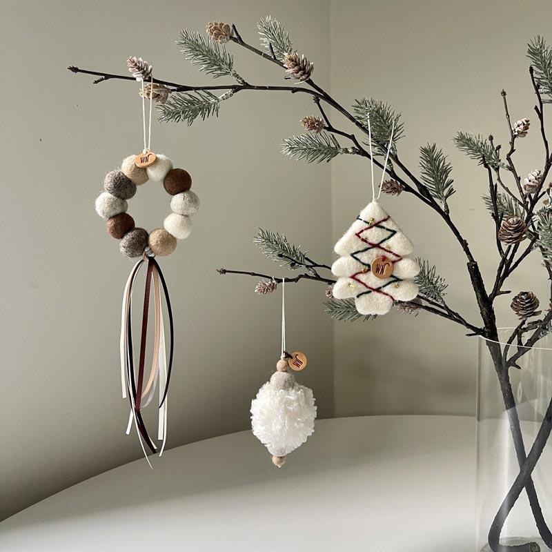 Wetnose Wool Ornament Cat Teaser Toy - Wreath - CreatureLand